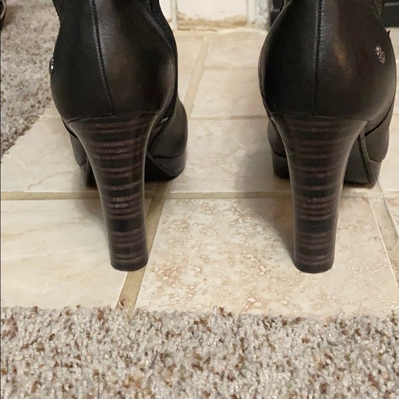 Ugg Boots - Picture 5 of 10